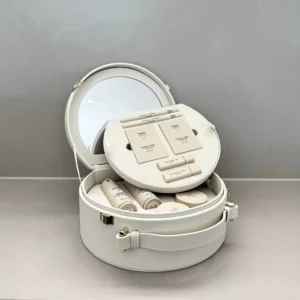 Dermomedica  Kuferek Color Care z kosmetykami Zestaw kosmetyków do makijażu Color Care w eleganckim beżowym kuferku