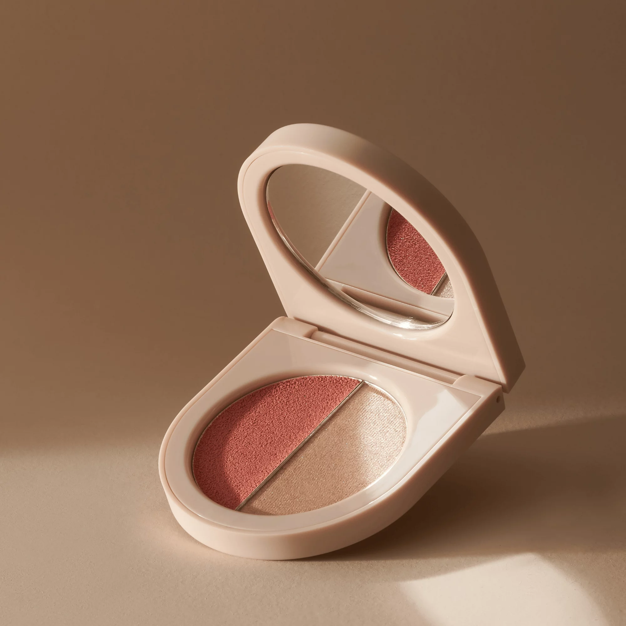 DERMOMEDICA Silk Glow Duo 5,2g Zestaw do makijażu twarzy, zwierający róż+rozświetlacz (subtelny blask i satynowe wykończenie) - obrazek 2